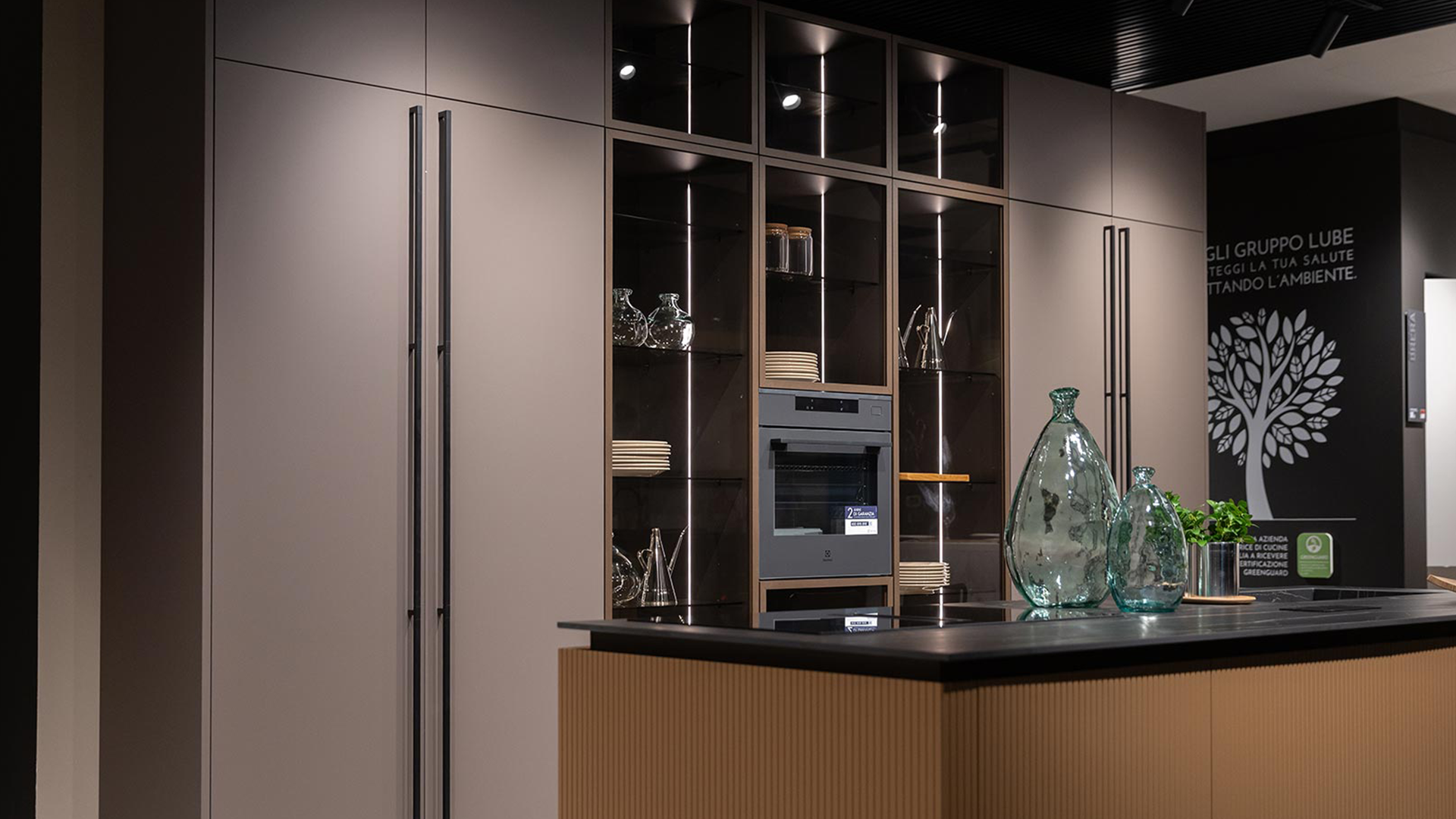 Non progettiamo solo cucine. Diamo forma al tuo modo di vivere la casa.
